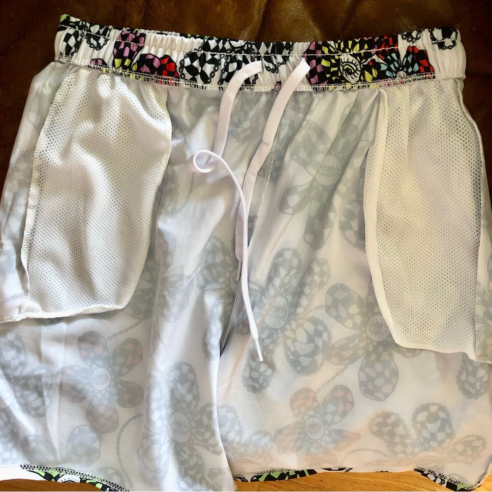 Flower Power Basketball Shorts, Medium - Picture 5 of 7